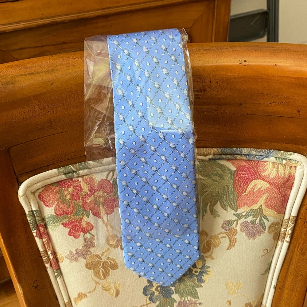 NWT Vineyard Vines Racket Club tie!